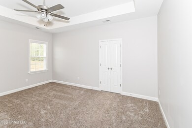 010-photo-main-bedroom-10842099
