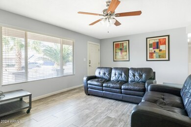 3465 E Shaw Butte Dr Phoenix - 206