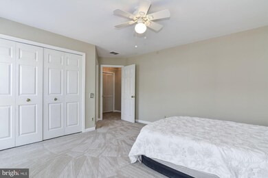 8206 Crossbrook Ct unit 201, Lorton, VA 22079 - photo 6