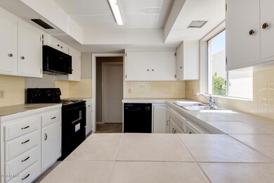 2031 E Cairo Dr, Tempe, AZ 85282 - photo 6