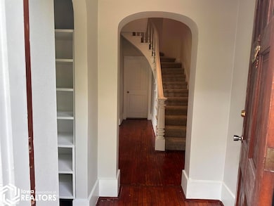 515 S Starr Ave, Burlington, IA 52601 - photo 2