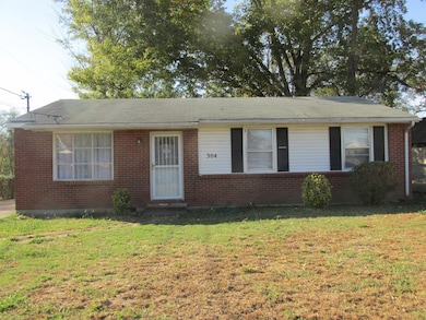 304 Walker St, Clarksville, TN 37042 - photo 4