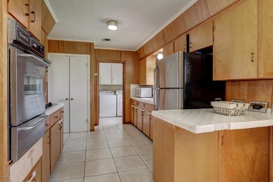 502 E Second St-4