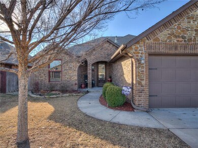 612 NE 23rd St, Moore, OK 73160 - photo 4
