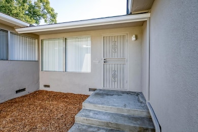 4852 E Gettysburg Ave, Fresno, CA 93726 - photo 5