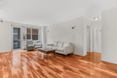 Lincoln Guild Apartments unit 7AW, New York, NY 10023 - photo 2