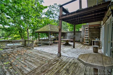 It has an expansive deck, with lots of space for e