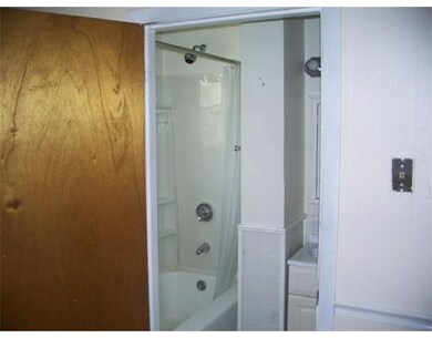 293 Crescent St unit 3-W, Fall River, MA 02720 - photo 3