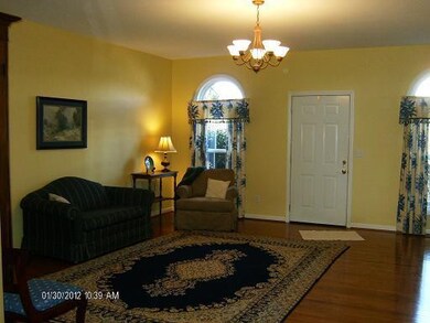 314 Village Dr, Frankfort, KY 40601 - photo 3