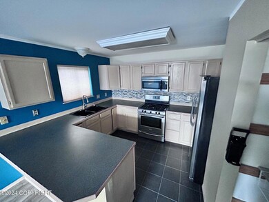 8733 Cross Pointe Loop, Anchorage, AK 99504 - photo 3