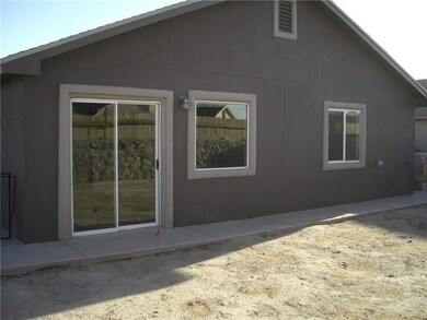 201 Flor Scabiosa Dr, Socorro, TX 79927 - photo 2