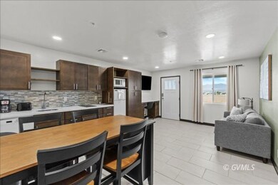 1879 W Peppertree Dr unit B3, Safford, AZ 85546 - photo 6