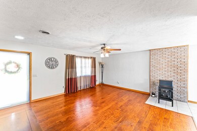 1409 Oak St, Cassville, MO 65625 - photo 4