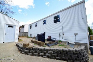 8208 Laurel Grove Ct, Louisville, KY 40228 - photo 5