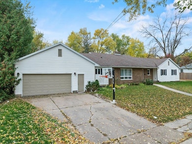 700 W 4th St, Marshfield, WI 54449 - photo 4