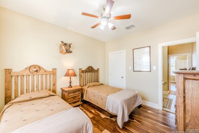 277 Us -277, Brackettvi, TX 78832 - photo 5