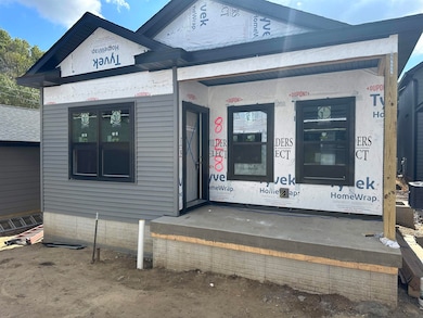 808 Clay St, Cedar Falls, IA 50613 - photo 4