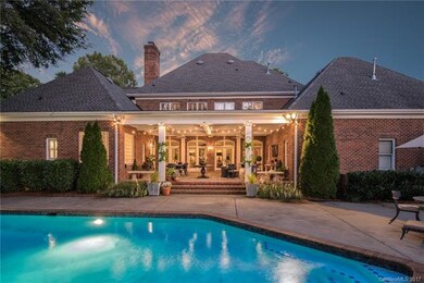 Spend the evenings on your covered veranda in this