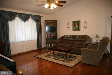 256 Creekside Way, Front Royal, VA 22630 - photo 4