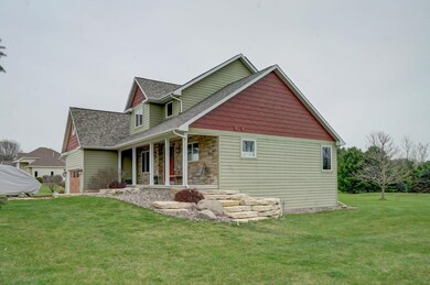 W2875 Pine Ridge Ct, Belleville, WI 53508 - photo 3