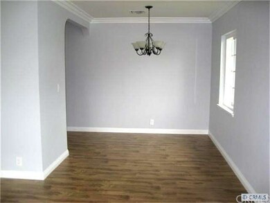Dining Area Off Kitchen