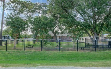 18802 Baughman Dr, Pearland, TX 77584 - photo 3