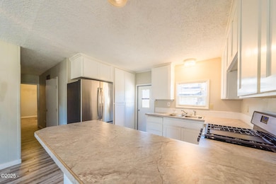 302 Kitchen Counters