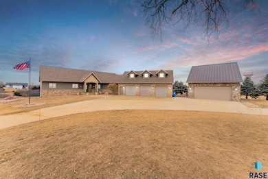 435 N Chestnut Blvd, Brandon, SD 57005 - photo 2