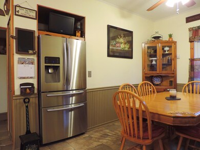 212 Ridge Ave, Hawley, PA 18428 - photo 4