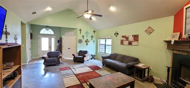 2411 Woodcrest Ct, Granbury, TX 76048 - photo 5