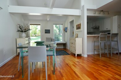 72 Interlaken - DR : Kitchen