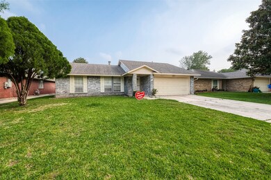 7927 Log Hollow Dr, Houston, TX 77040 - photo 2