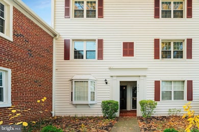 4614 28th Rd S unit B, Arlington, VA 22206 - photo 2