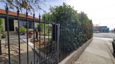 2701 Berkeley St, Bakersfield, CA 93305 - photo 4