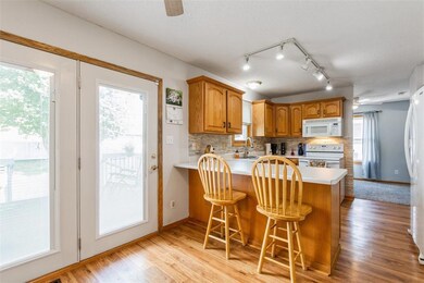 3703 Prince Dr SW, Cedar Rapids, IA 52404 - photo 5