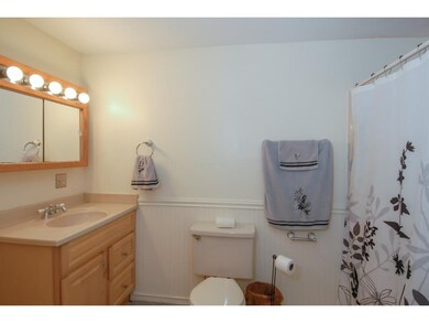 19 Rochester Ave, Rochester, NH 03867 - photo 7