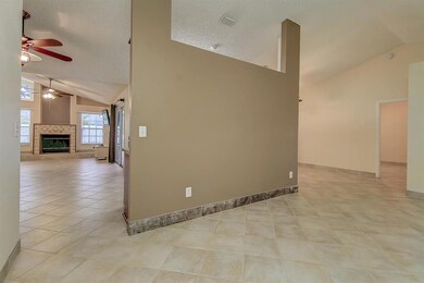 702 SW McCullough Ave-8