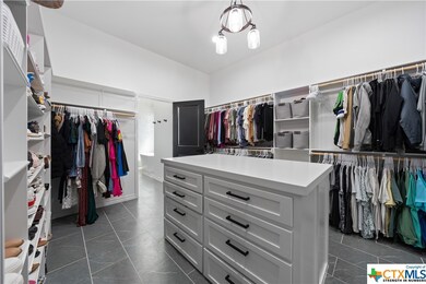 MASTER CLOSET