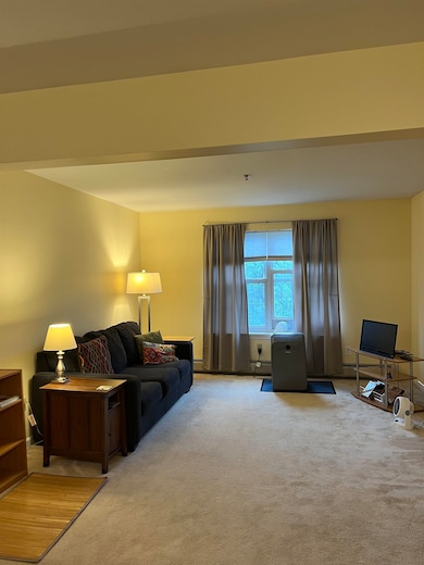 422 Hildred Dr, Burlington, VT 05401 - photo 2