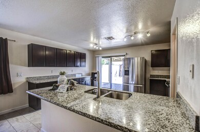 KITCHEN 3