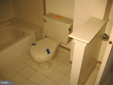 513 Carousel Cir, Norristown, PA 19403 - photo 7