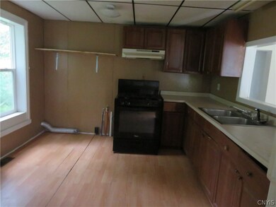 313 Erie St, Fulton, NY 13069 - photo 2