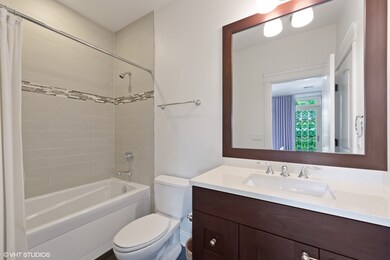 1529 W Roscoe St unit 2, Chicago, IL 60657 - photo 6