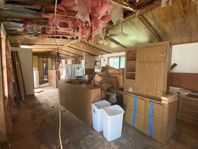 812 N West Avenue C, Carrabelle, FL 32322 - photo 4