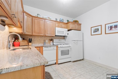 520 Victor St unit 29, Saddle Brook, NJ 07663 - photo 2