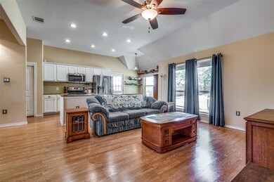 1314 Prairie Ave, Cleburne, TX 76033 - photo 2