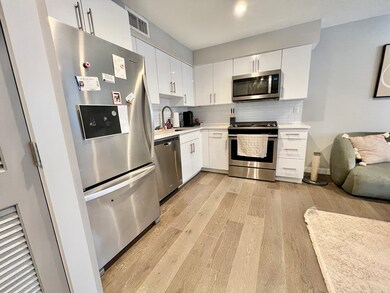 244 Hanover St unit 430, Boston, MA 02113 - photo 3