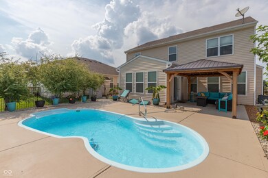 2201 Creek Bank Dr, Columbus, IN 47201 - photo 4