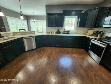 205 Canaan Ct, Jacksonville, NC 28546 - photo 3