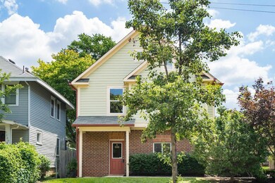 b 1096 Perry Street0063-2-Edit